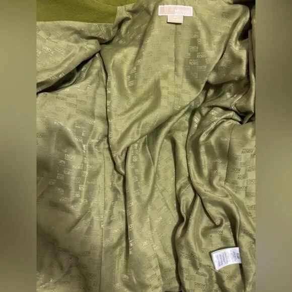 Women's Green Double-Breasted Coat - Picture 15 of 16